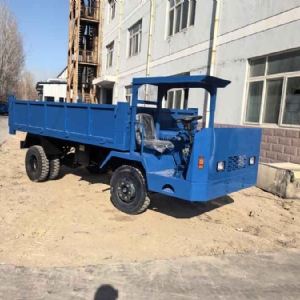 隨車挖運(yùn)輸車